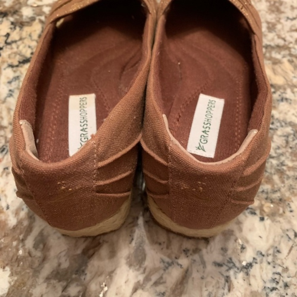 Grasshoppers Shoes Size 7 Open Toed Bronze Wedge - image 4